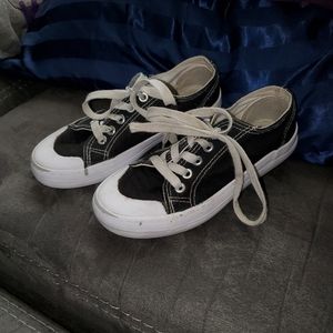 ❤️ Black and white sneakers